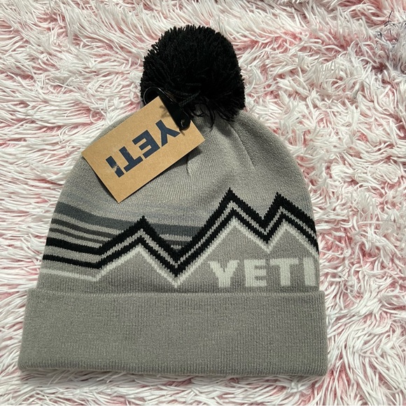 Yeti Freestyle Pom Gray/Black Beanie NEW - Picture 2 of 8